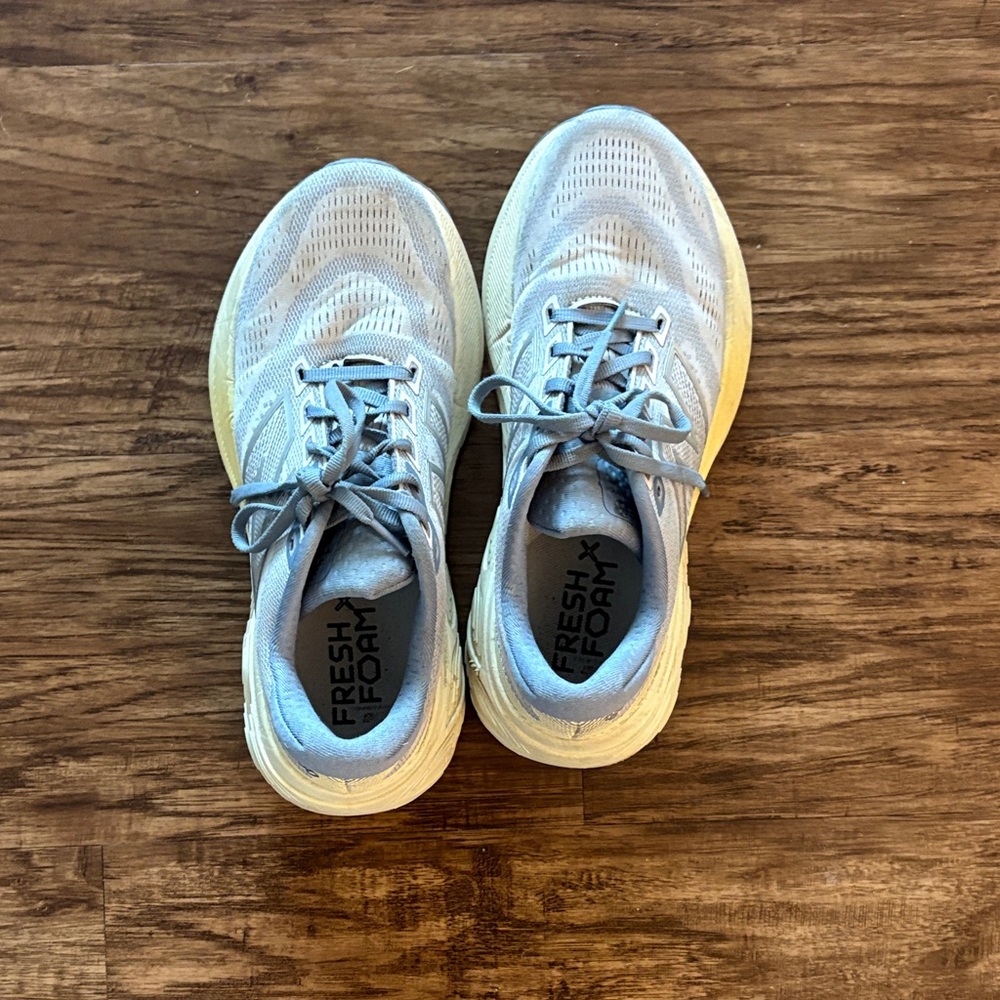 New Balance - Fresh Foam Athletic Shoes in Gray and Yellow size 8 women’s